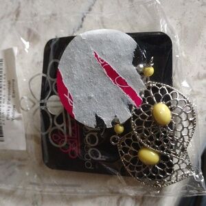 Paparazzi perky perennial earrings